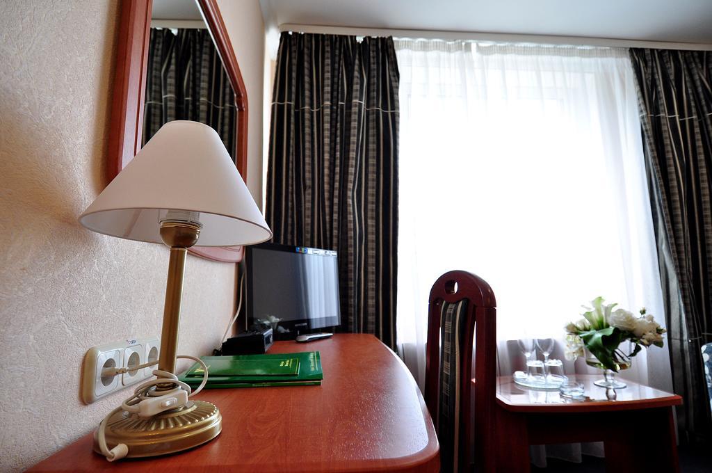 Hotel Yubileiny Мінськ Екстер'єр фото