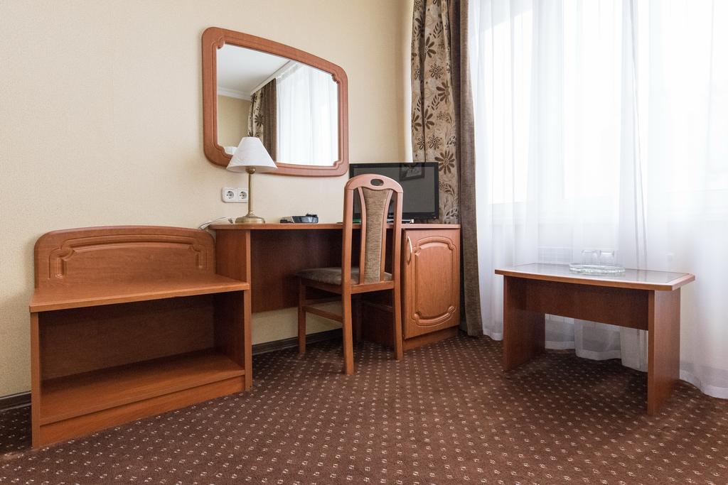 Hotel Yubileiny Мінськ Екстер'єр фото