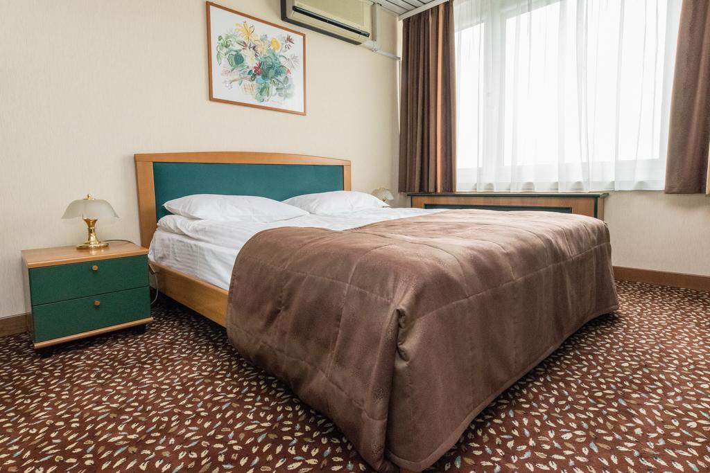 Hotel Yubileiny Мінськ Екстер'єр фото
