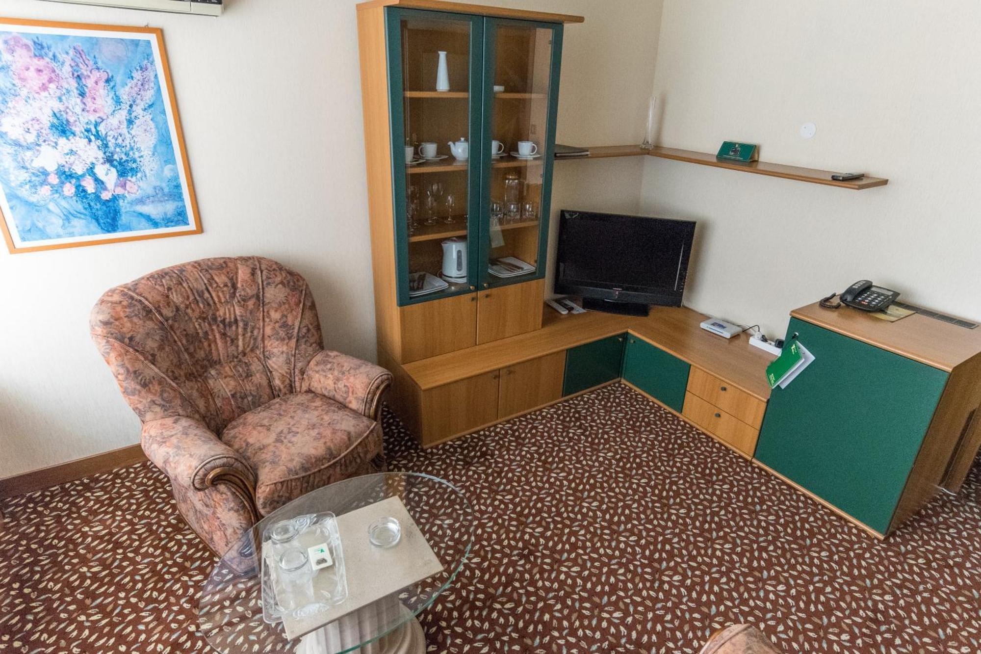 Hotel Yubileiny Мінськ Екстер'єр фото
