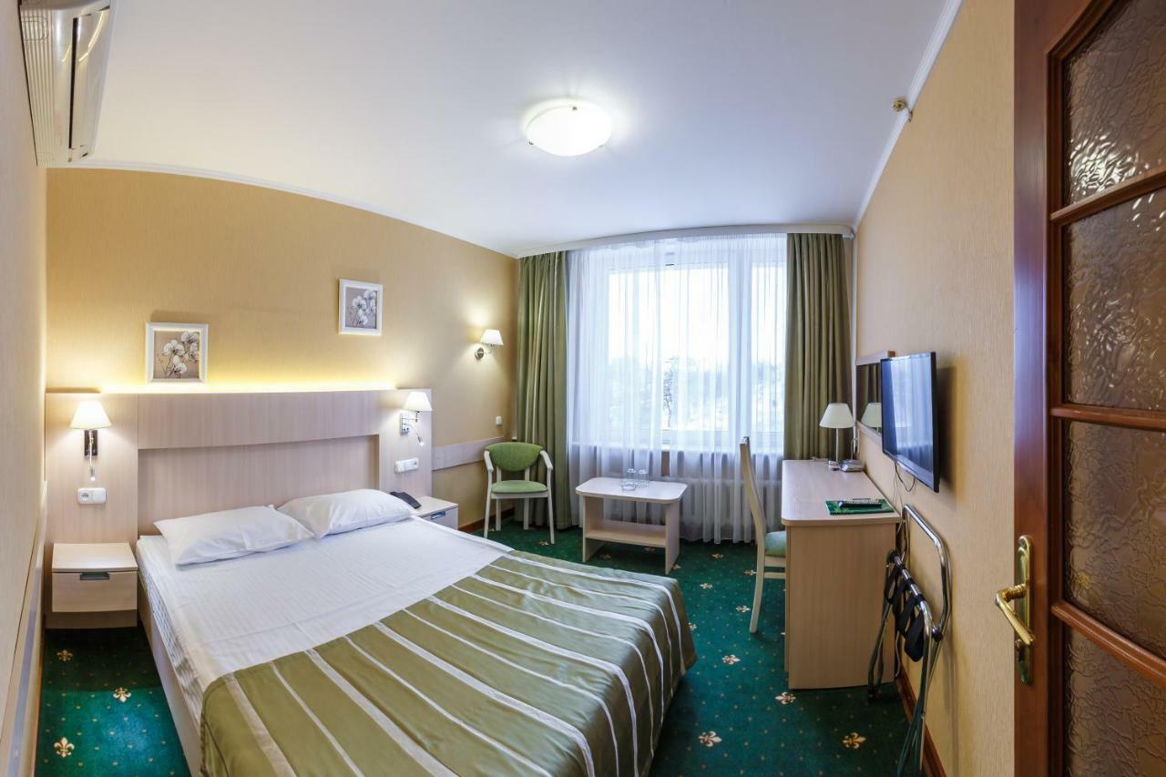 Hotel Yubileiny Мінськ Екстер'єр фото